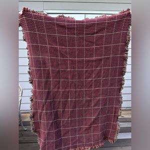 Goodwin Weavers Maroon Red Yellow Houndstooth Fringe Throw Blanket 63” x 44” USA
